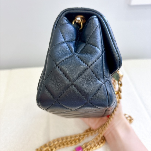 90% NEW CHANEL BLACK LAMB LEATHER SQUARE BAG - Picture 10 of 13